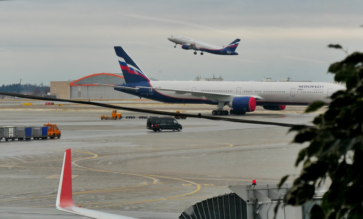 За стеклом. Пассажирские созерцания. - Alexey YakovLev За стеклом. Пассажирские созерцания. - Alexey YakovLev