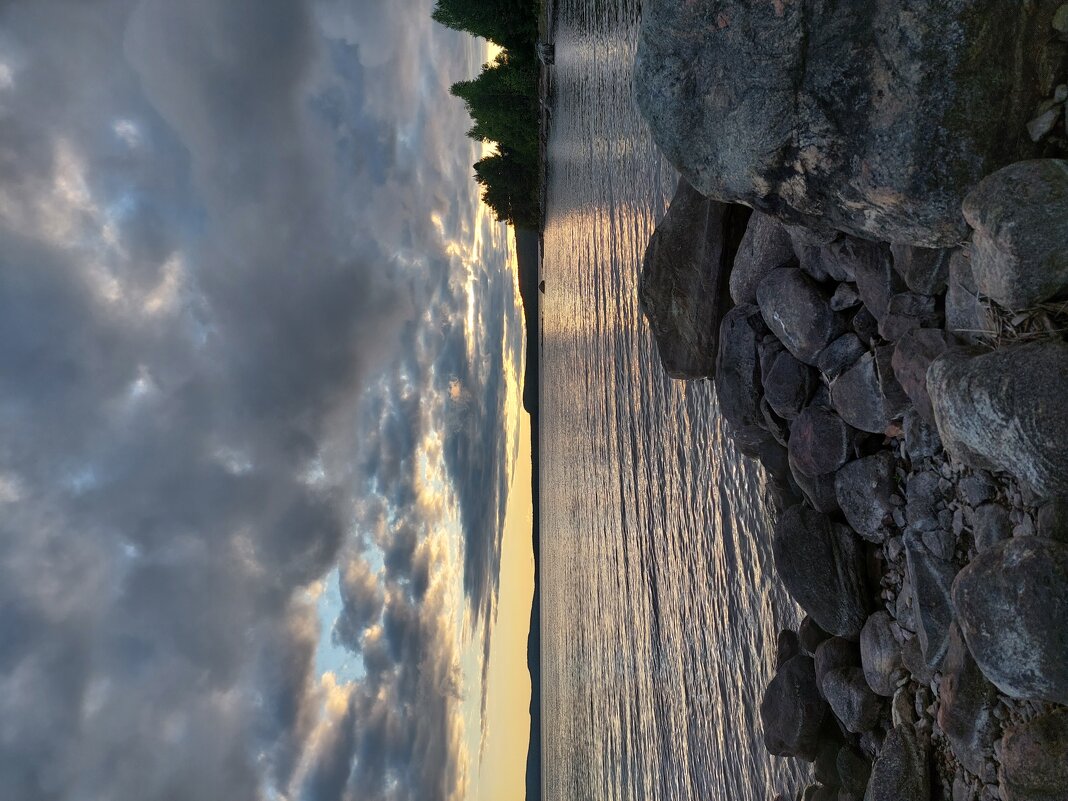 валуны на берегу озера, закат - Артём валуны на берегу озера, закат - Артём