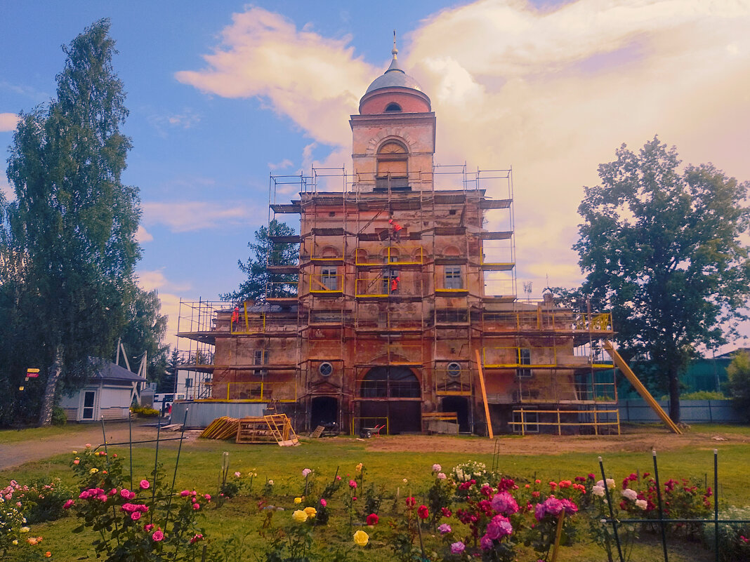 Надвратный храм с колокольней - Сергей Кочнев