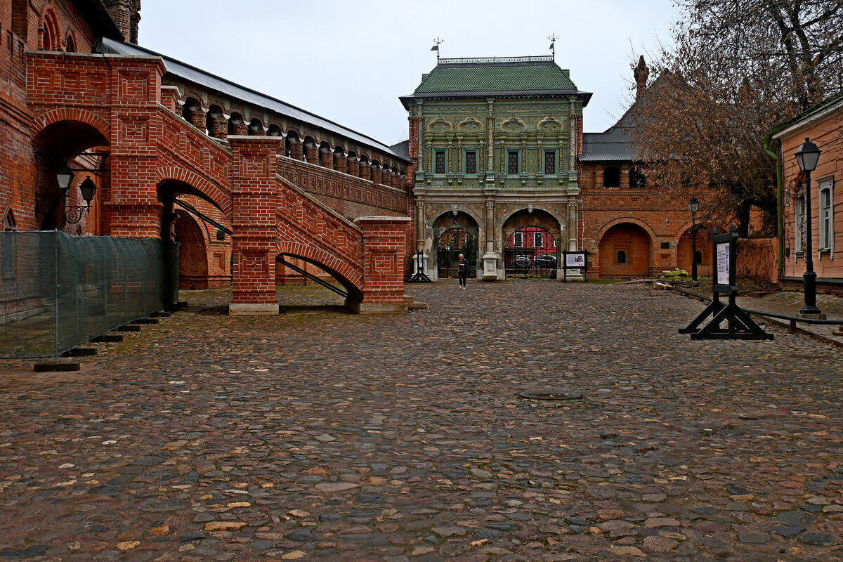 Крутицкое подворье - Игорь Белоногов