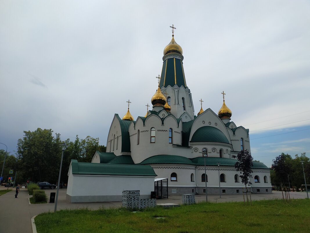 * * * - Андрей Лукьянов