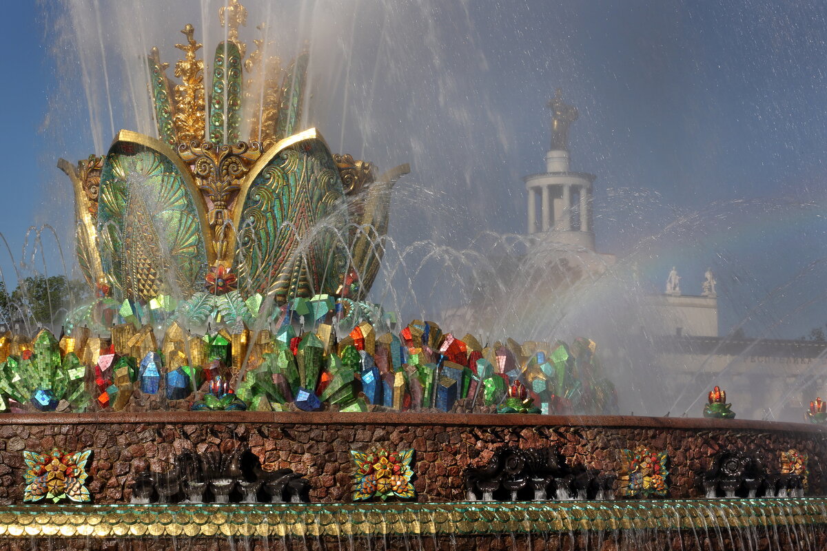 Фонтан Каменный Цветок на ВДНХ - Михаил Бибичков