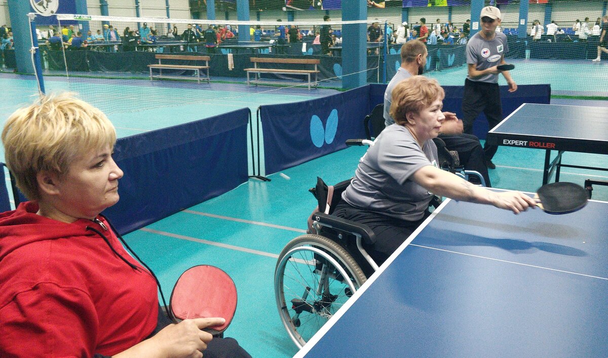 Играют девушки - Андрей Хлопонин