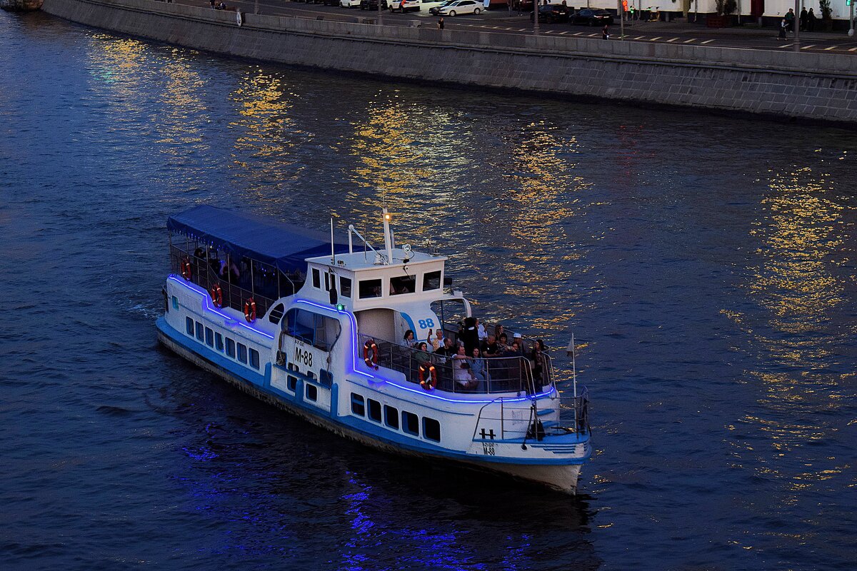 Москва-река – украшение, гордость, жемчужина, радость для глаз! - Татьяна Помогалова Москва-река – украшение, гордость, жемчужина, радость для глаз! - Татьяна Помогалова