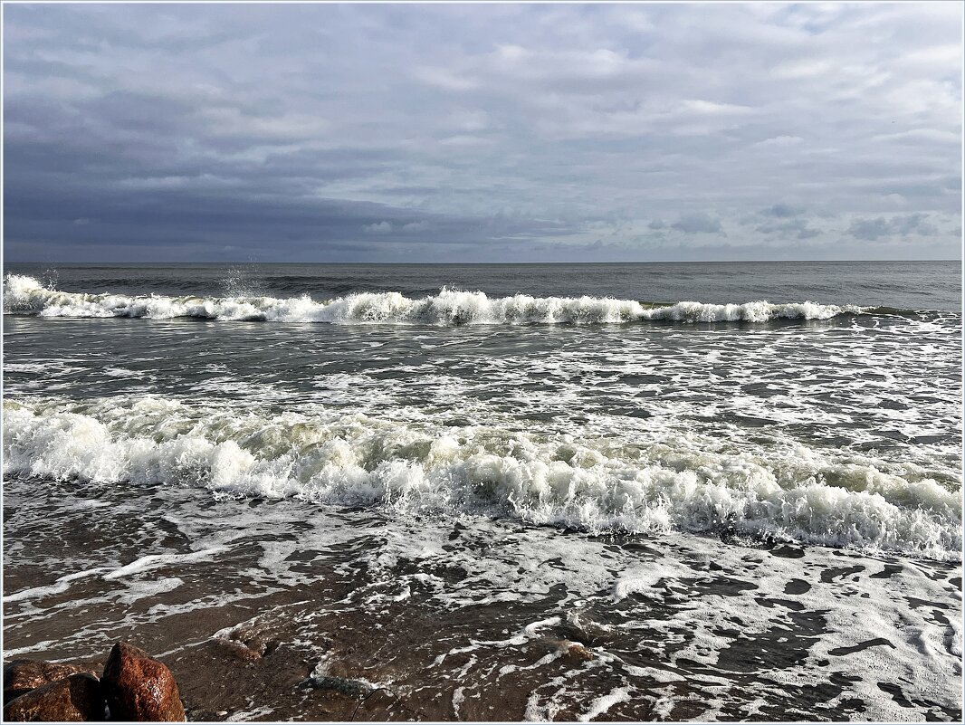 Кажется, дождь собирается..... - Валерия Комова