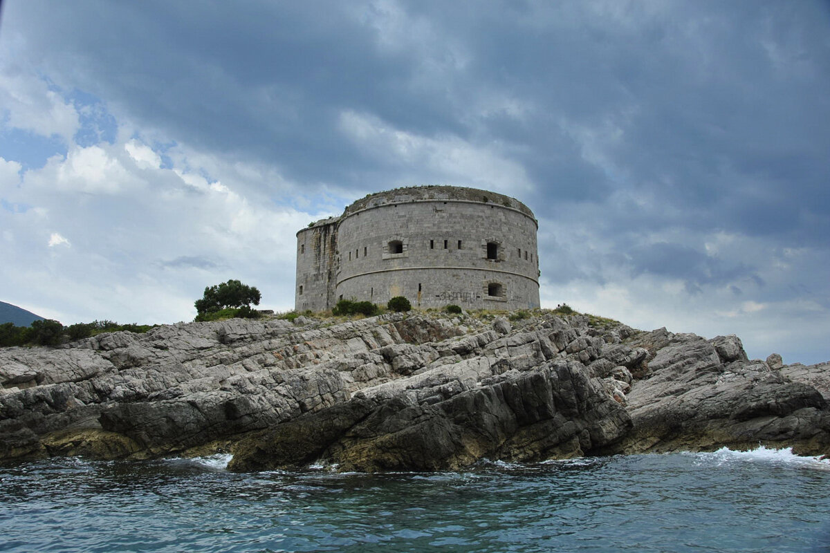 Почти форт Боярд - Марина Виноградова