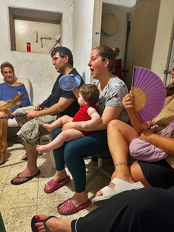 ФОТО   ИЗ   УБЕЖИЩА (1) - Анатолий Малобродский