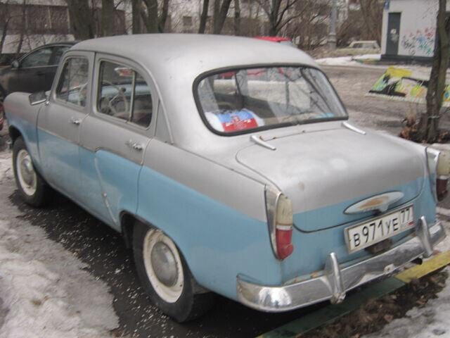 Серебристо-голубой "Москвич" - Дмитрий Никитин