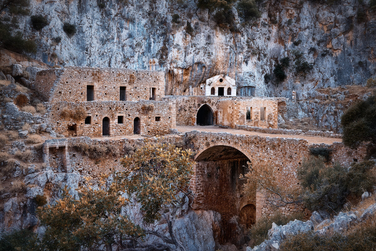 Критский нуар - Дмитрий Пряхин