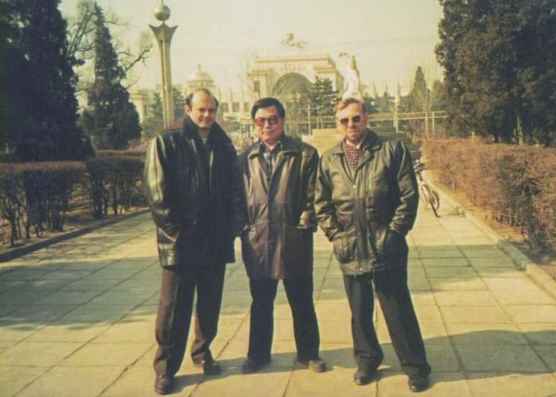 КИТАЙ - город Хух-Хото Гинчо Плешков, ЛИ и Я - Владимир Максимов