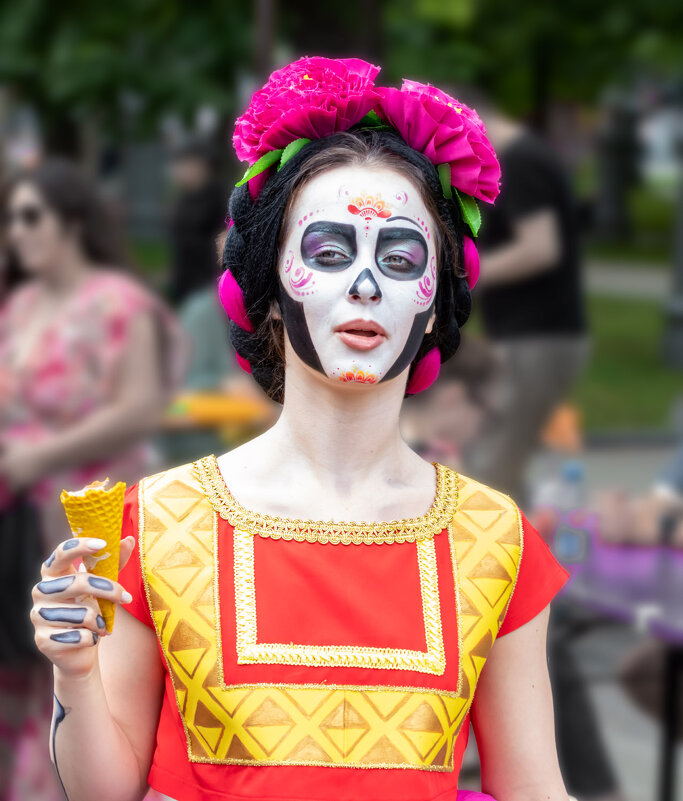 С мороженкой - Александр 