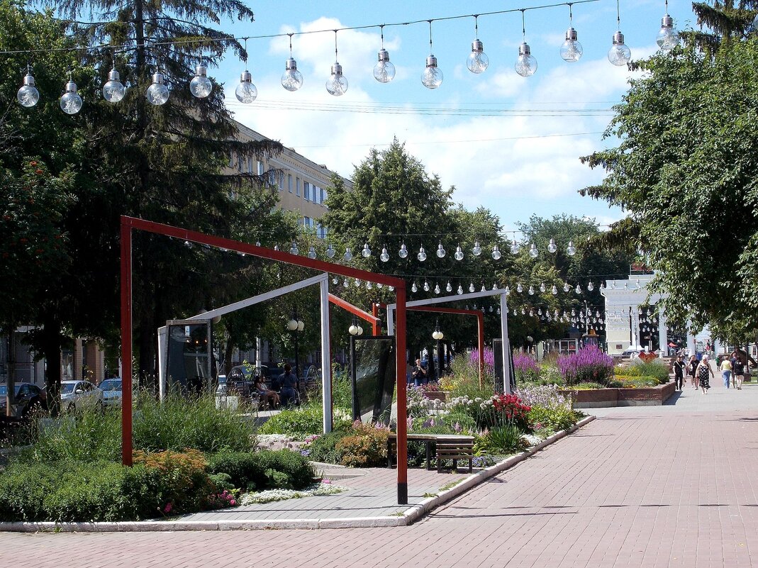 На городском бульваре - Alisia La DEMA