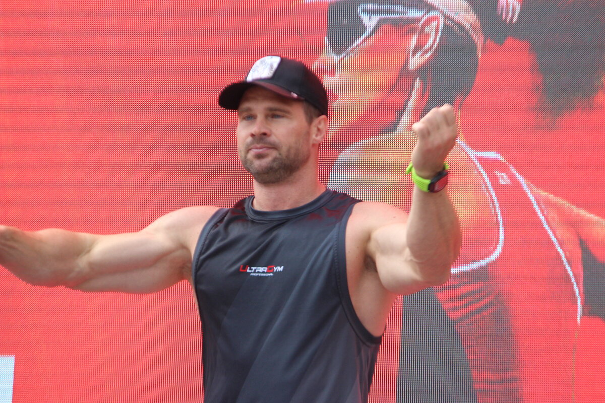 На зарядку становись! - Александр Чеботарь