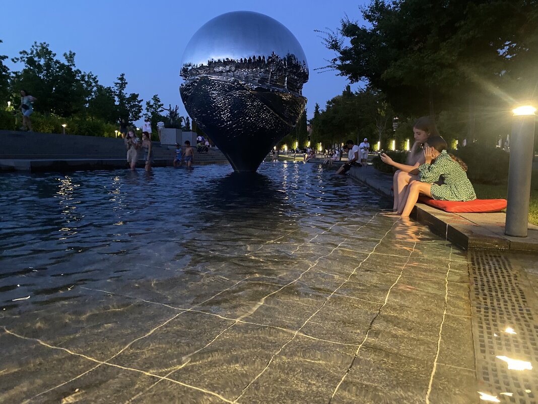 Посидеть у перевёрнутой капли - ГЕОЛОКАЦИЯ, побродить по воде..и ТЕЛЕФОНОМ снять фото и видео.. - Alexey YakovLev Посидеть у перевёрнутой капли - ГЕОЛОКАЦИЯ, побродить по воде..и ТЕЛЕФОНОМ снять фото и видео.. - Alexey YakovLev