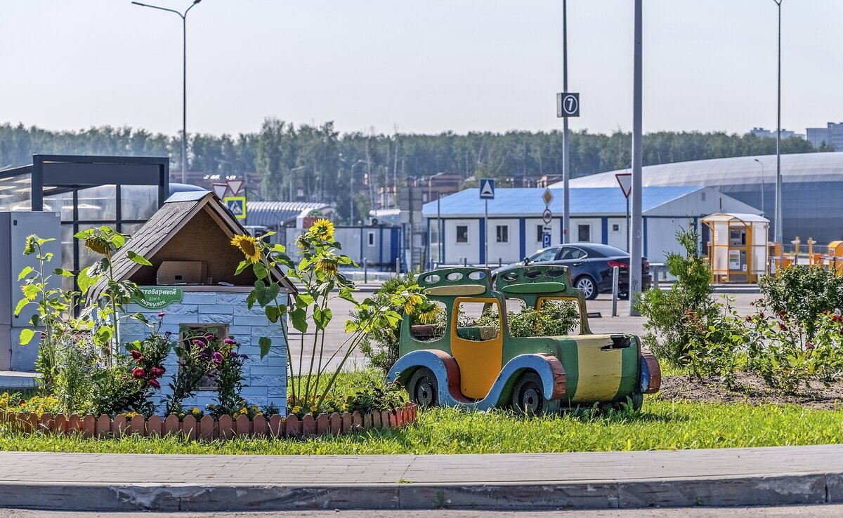 Хозтоварный переулок - Валерий Иванович