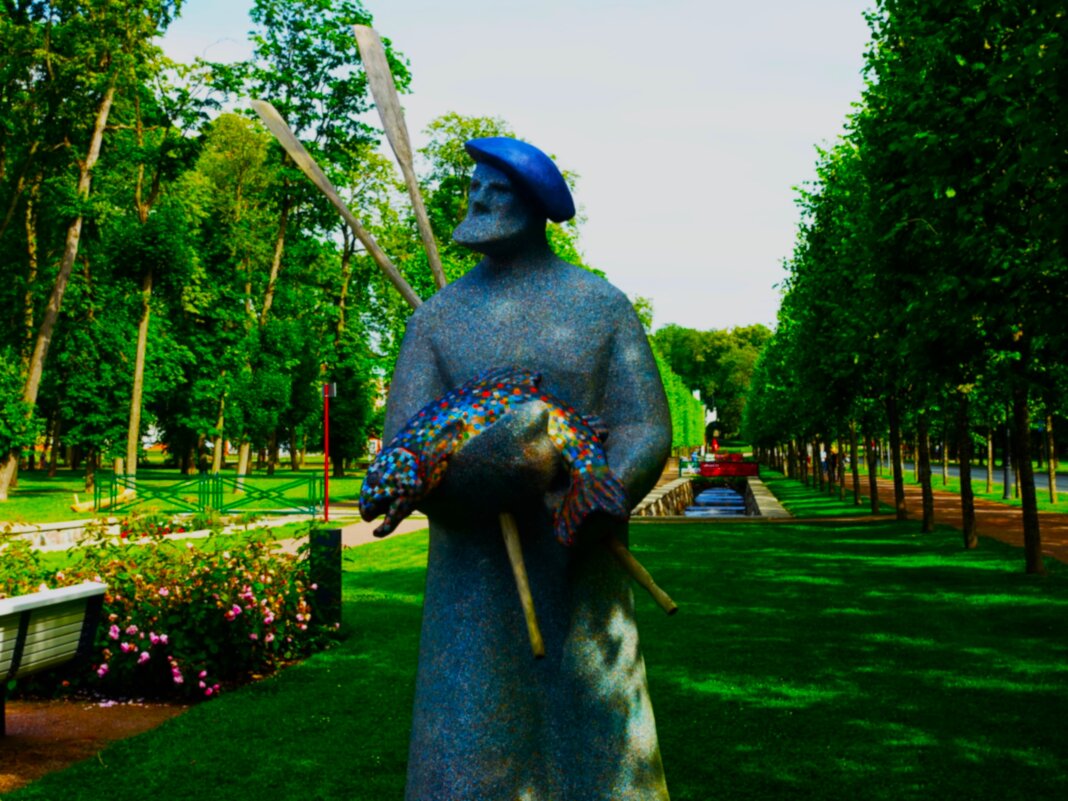 Гуляющий с форелью(Forellijalutaja) - Aida10 