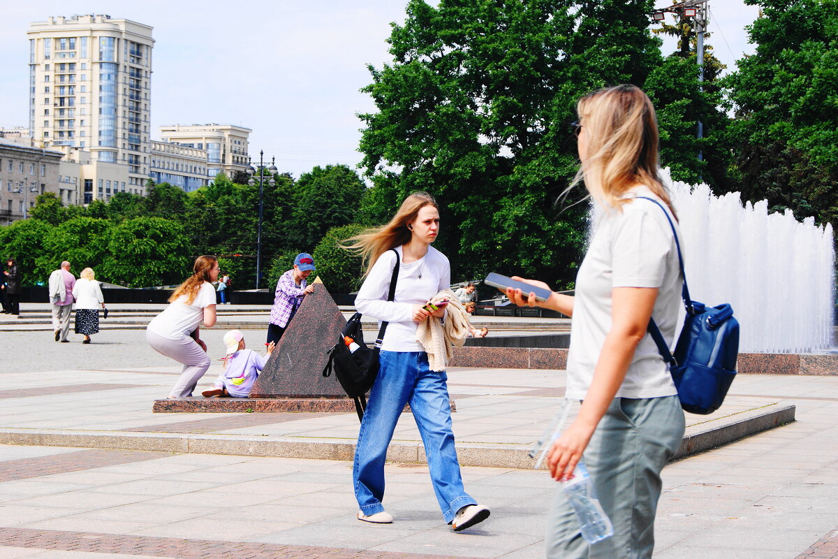 И БУТЫЛОЧКА ВОДЫ - Виктор Никитенко