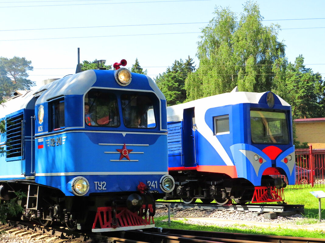 Проезжая мимо памятника - Андрей Снегерёв Проезжая мимо памятника - Андрей Снегерёв