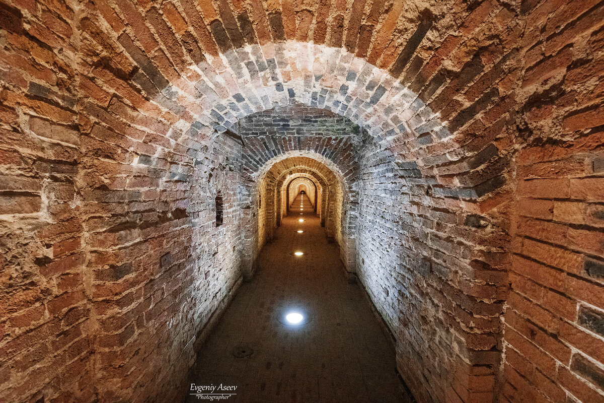 В подземельях Петропавловки - Евгений В подземельях Петропавловки - Евгений