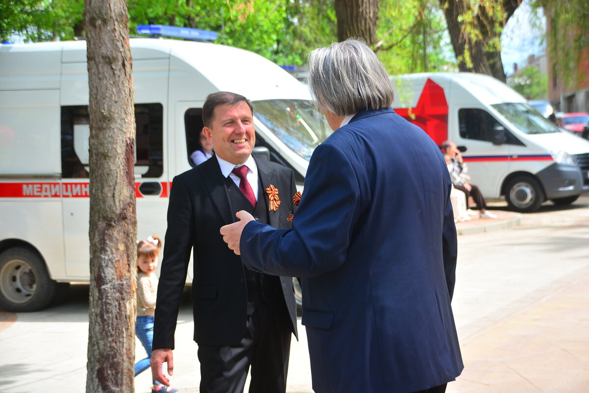 встреча старых знакомых друзей - леонид логинов