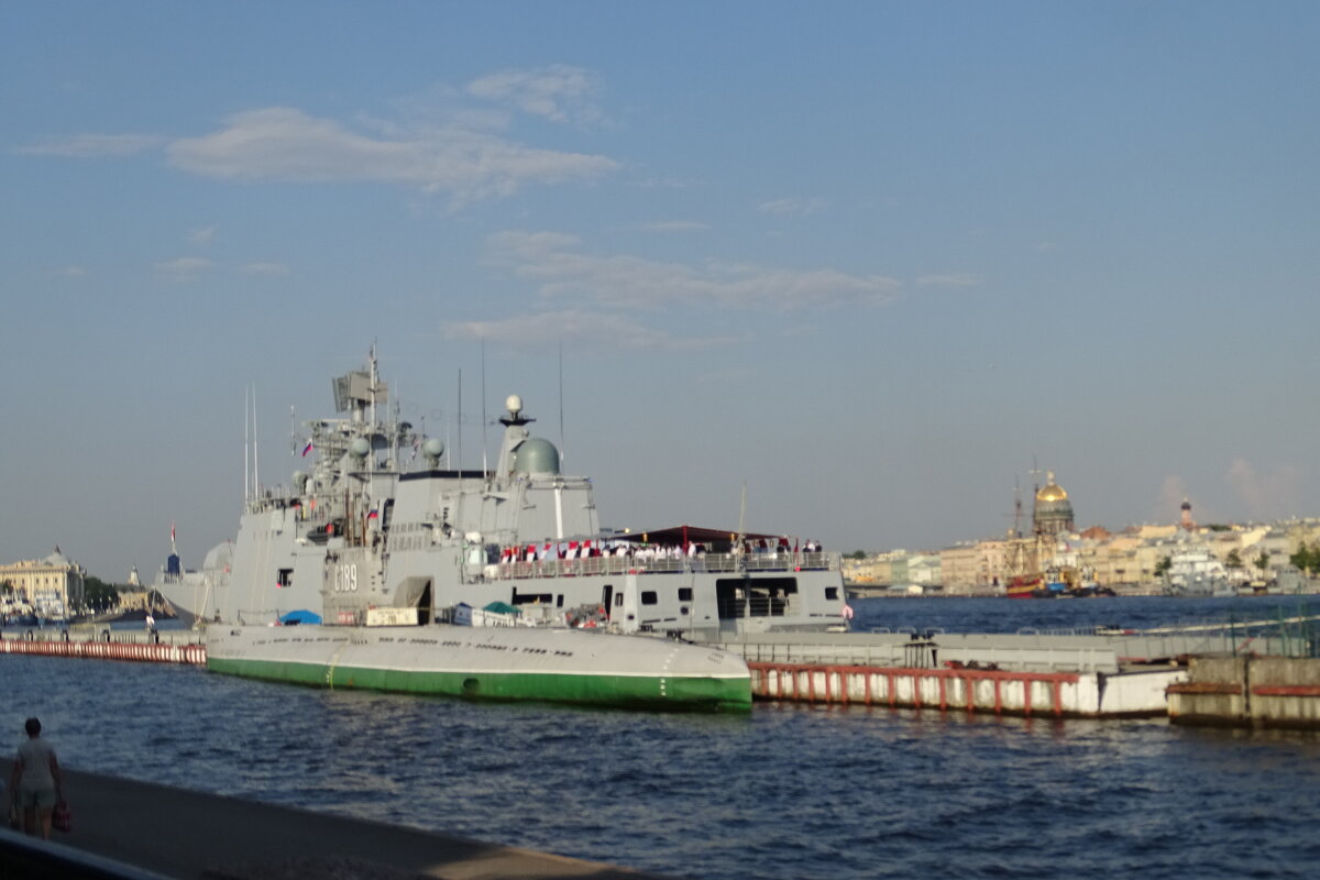 Индийский военный фрегат - Anna-Sabina Anna-Sabina