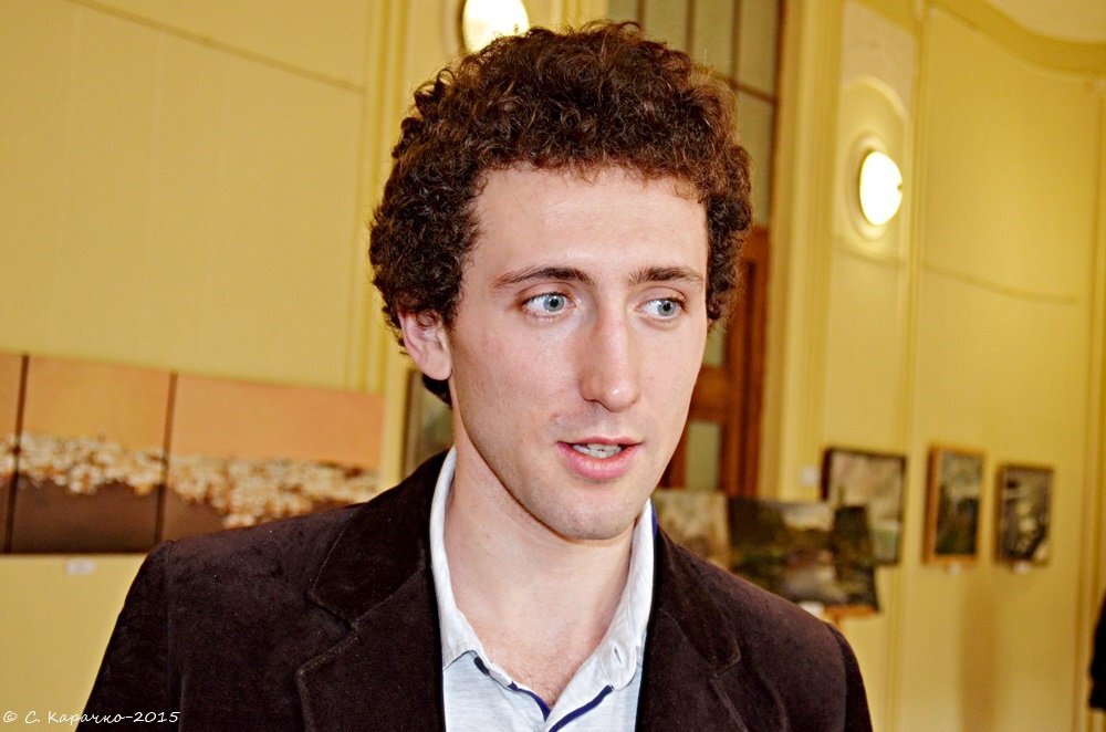 Богдан Макаренко, художник - Степан Карачко