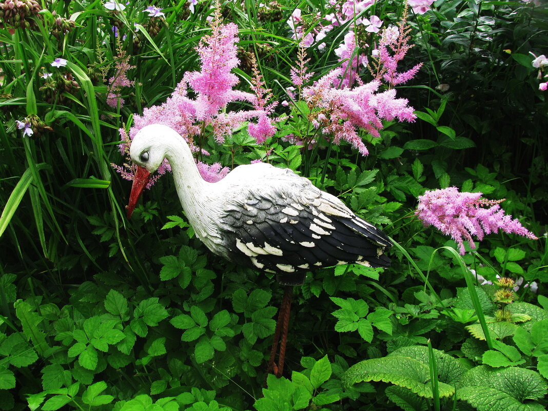 В саду - Людмила Смородинская