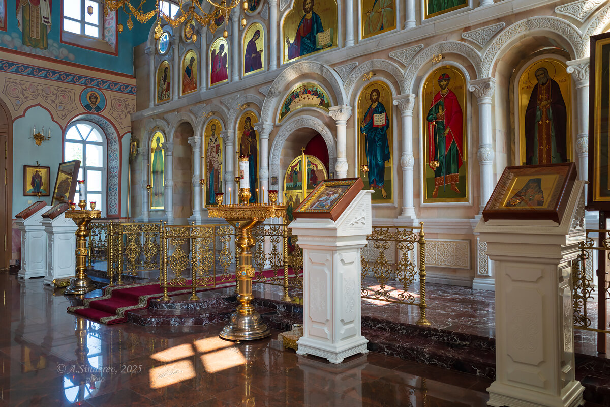 В церкви Александра Невского, Сормово, Нижний Новгород - Александр Синдерёв В церкви Александра Невского, Сормово, Нижний Новгород - Александр Синдерёв