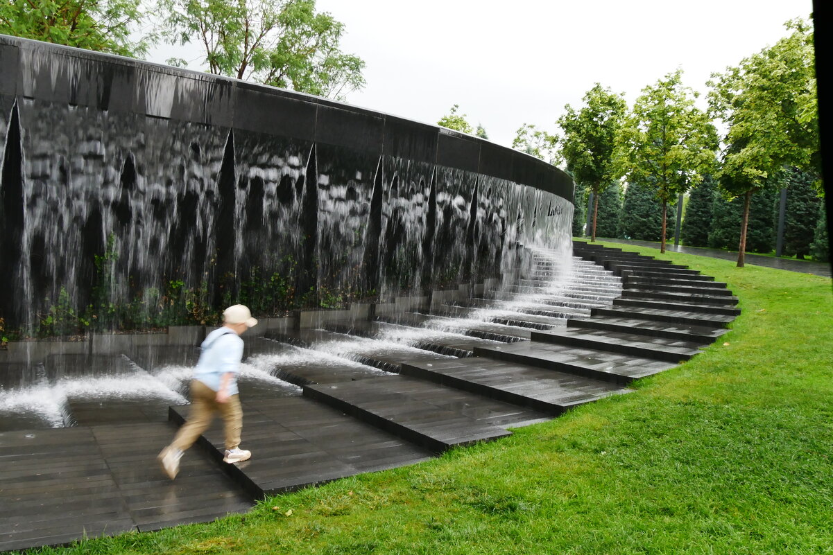 Фонтан "Инфинити". Парк Галицкого "Краснодар" - Alexey YakovLev Фонтан "Инфинити". Парк Галицкого "Краснодар" - Alexey YakovLev