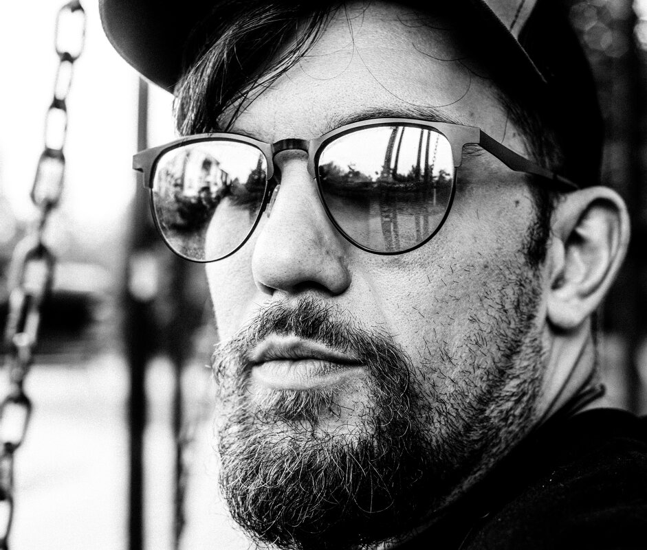 Загадочный взгляд мегаполиса - Михаил Соколов