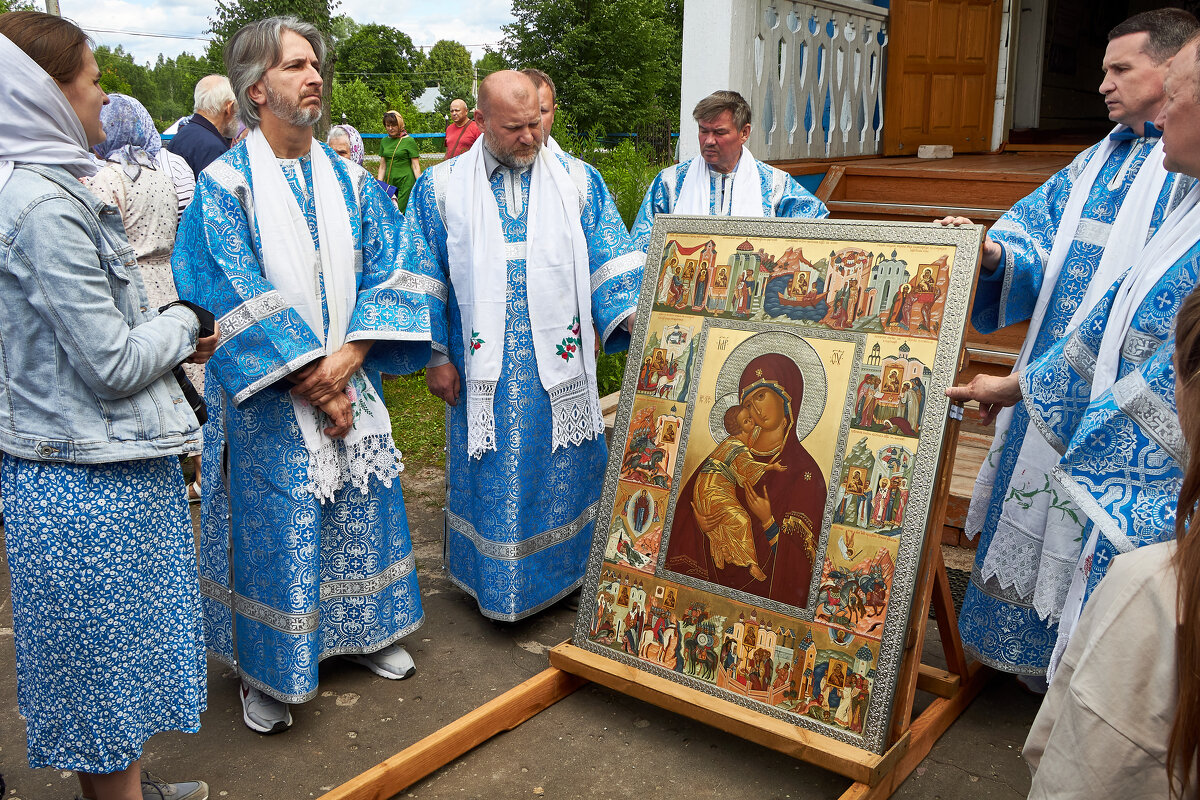 Начало крестного хода к озеру Светлояр - Алексей Р. Начало крестного хода к озеру Светлояр - Алексей Р.