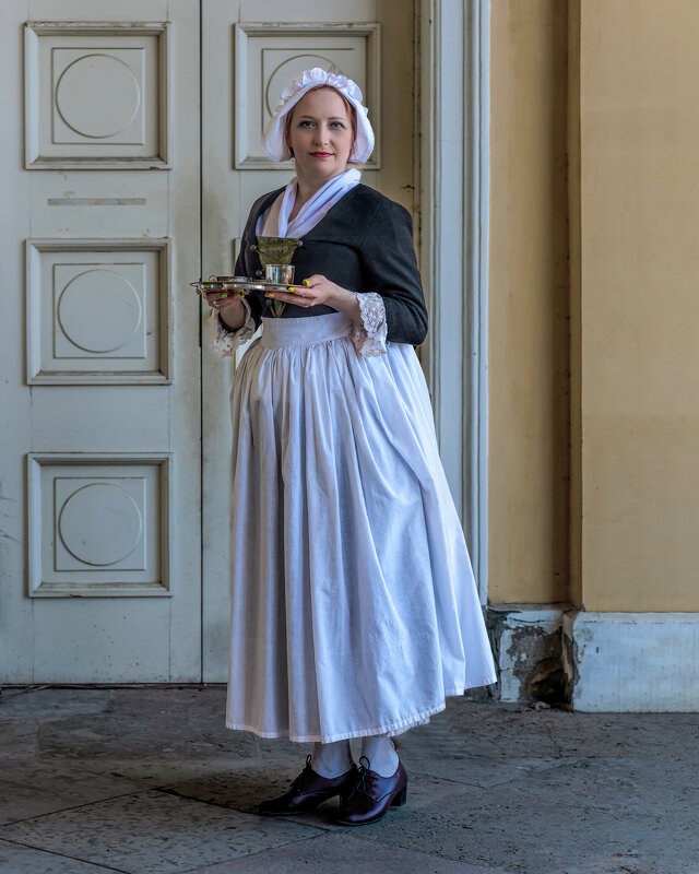 И вот шоколадница обернулась... - Валерий Паршин И вот шоколадница обернулась... - Валерий Паршин