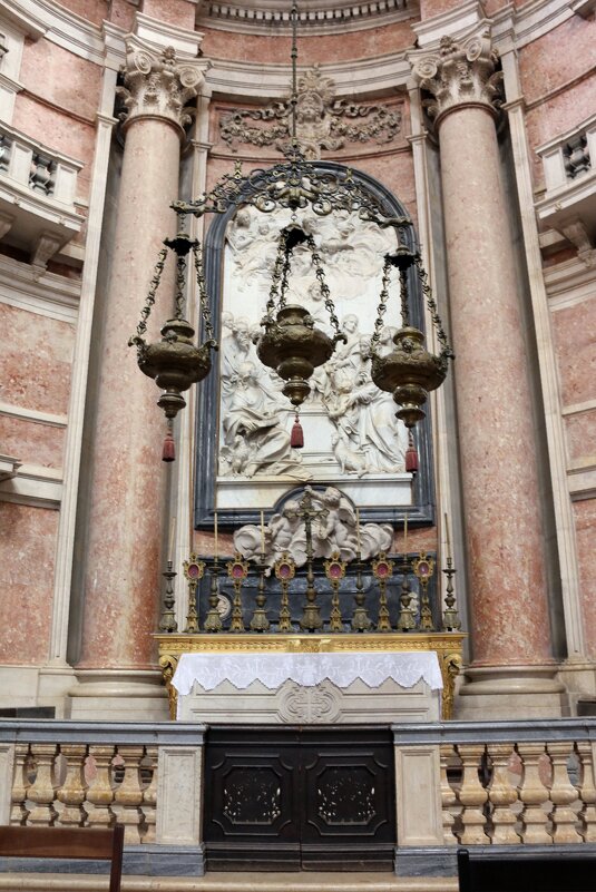 В часовне дворца Мафры - Ольга 