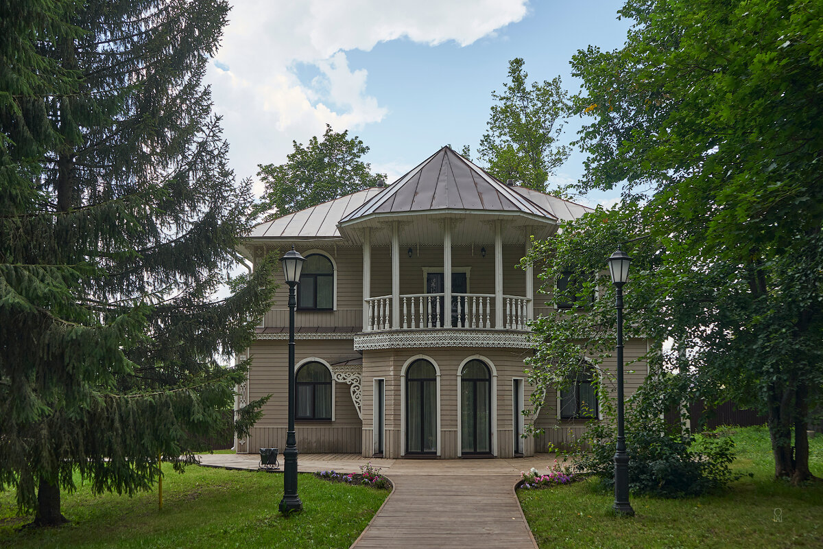 Долгая поляна. Гостевой дом. - Олег Манаенков Долгая поляна. Гостевой дом. - Олег Манаенков