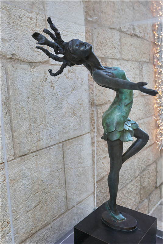 Танцовщица. - Валерий Готлиб