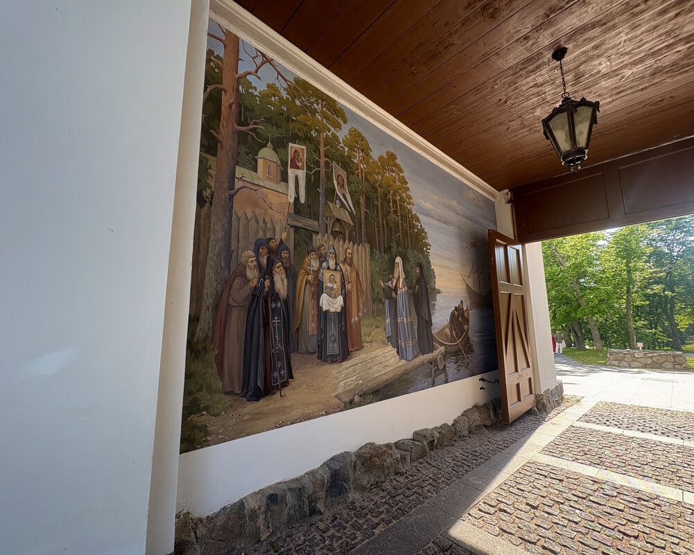 Арочный проход в колокольне...Святые врата... - Наталия Павлова