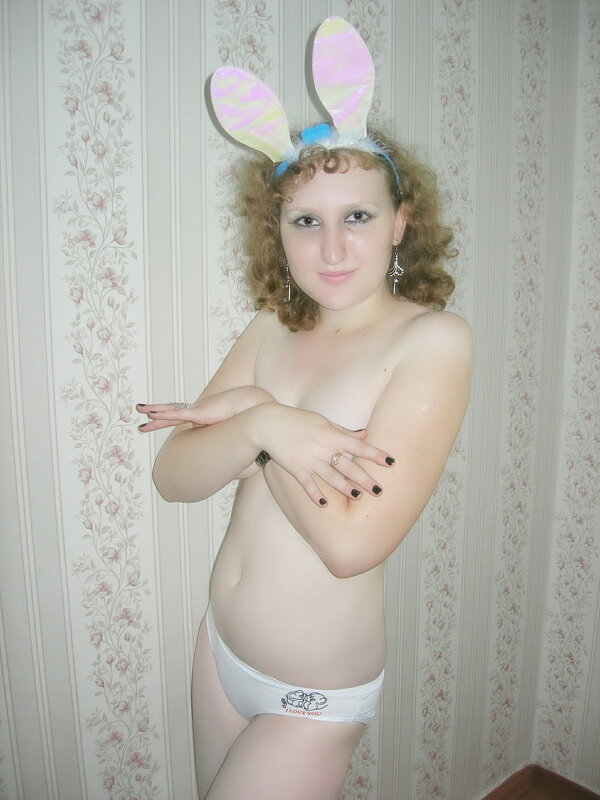 Зайка Оля на фоне обоев в "старом стиле" (стёб над гламуром). Фото №3 - Mitka90 