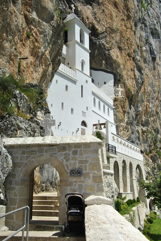 Храм в скале - Марина Виноградова