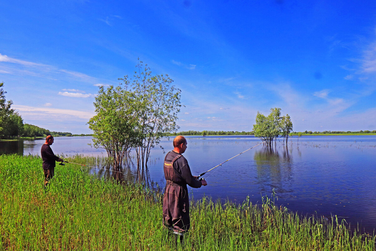 Июнь...Рыбаки на Сыром Агане! - Владимир Июнь...Рыбаки на Сыром Агане! - Владимир