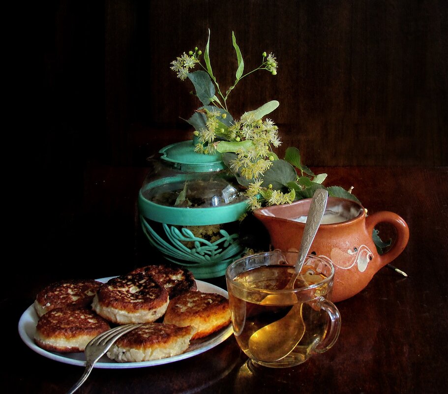 На черном фоне - Роман Савоцкий