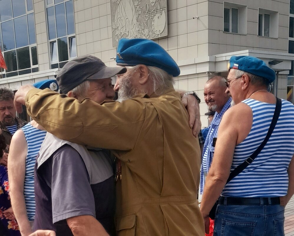 Встреча с другом . ВДВ . - Мила Бовкун