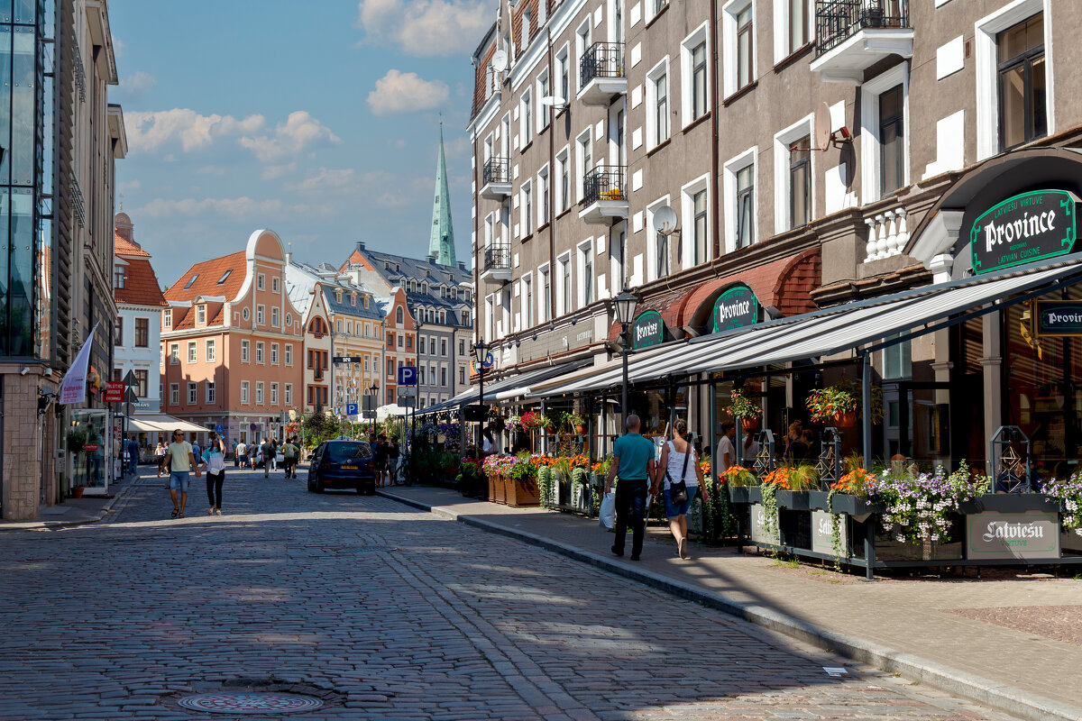 Улица Ку́нгу - Вадим * Улица Ку́нгу - Вадим *