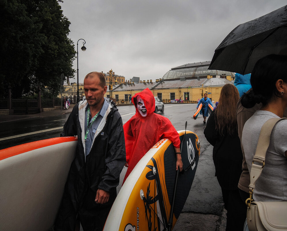 Несмотря на проливной дождь Фестиваль SUP Фонтанка состоялся - Магомед .