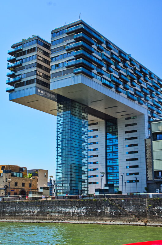 *** - Witalij Löwin