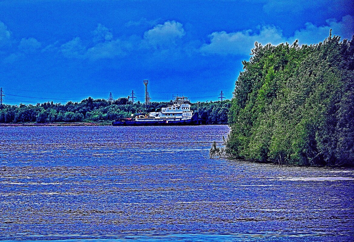 Июнь...Половодье. Теплоход! - Владимир 