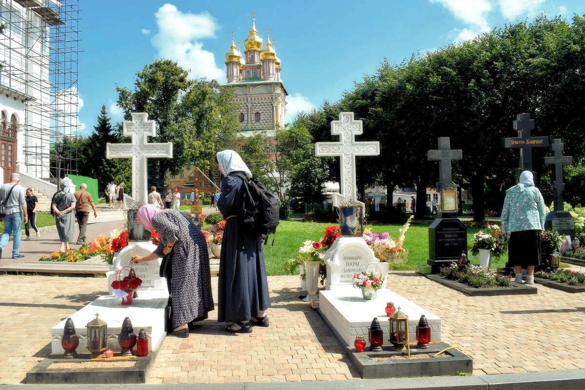 Некрополь Троице-Сергиевой Лавры. - Татьяна Помогалова