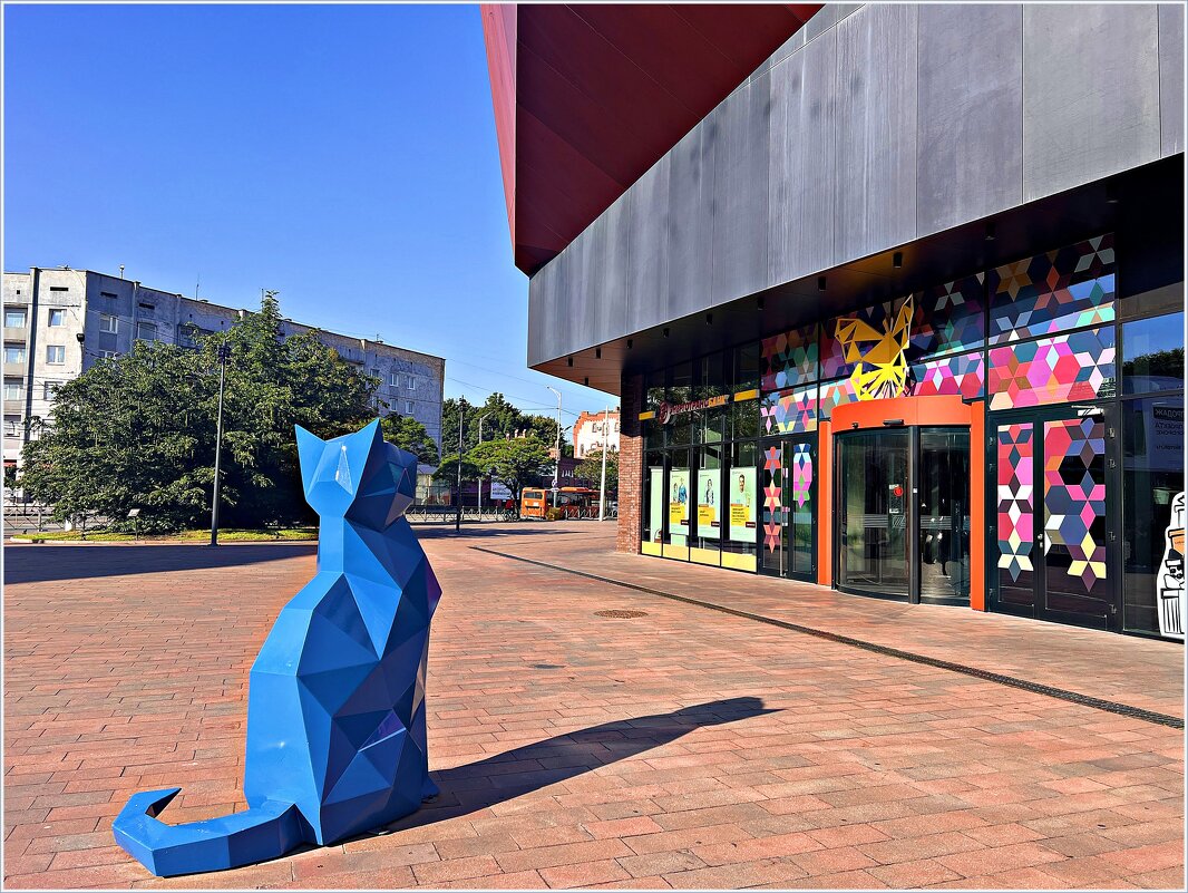 Кот у торгового центра. - Валерия Комова Кот у торгового центра. - Валерия Комова