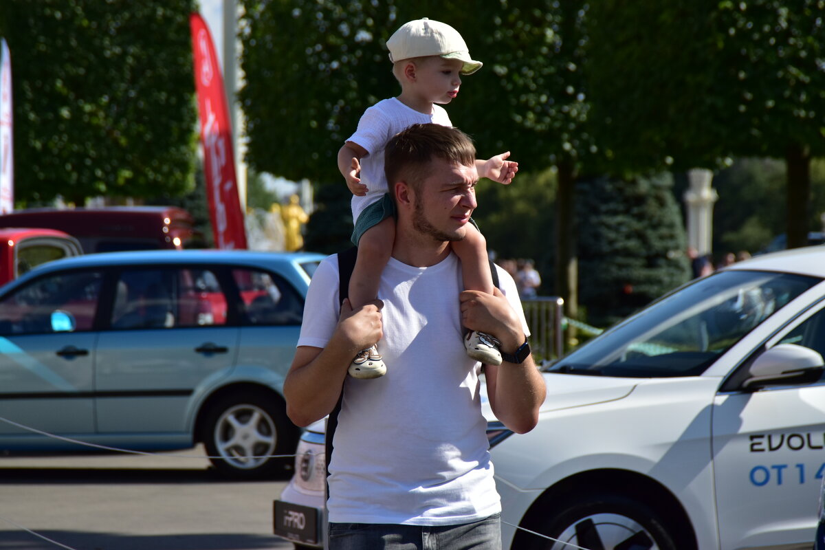 Пап, смотри какая машинка! - Наталья Вязигина