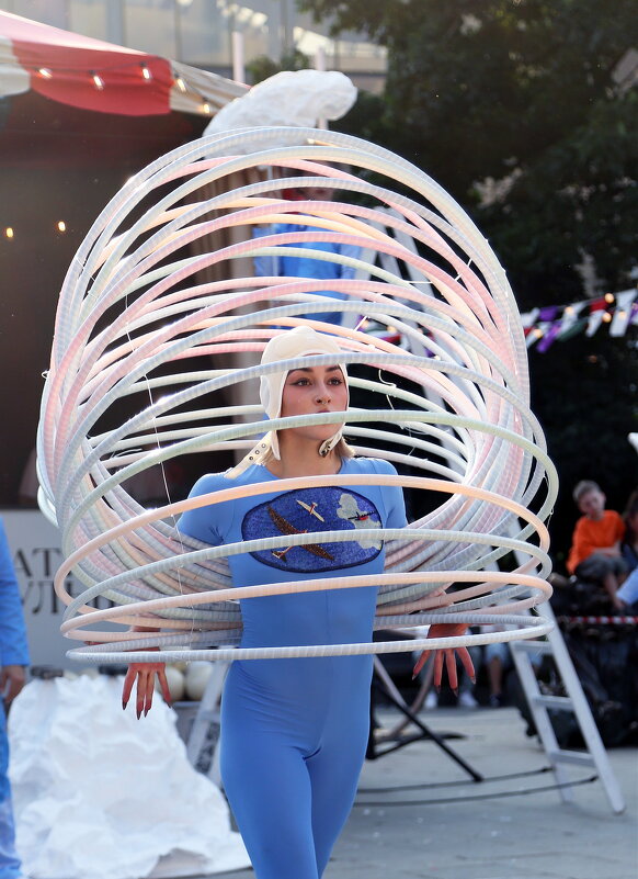 Антикварный Цирк. Театральный бульвар на Цветном 3 августа - Михаил Бибичков Антикварный Цирк. Театральный бульвар на Цветном 3 августа - Михаил Бибичков