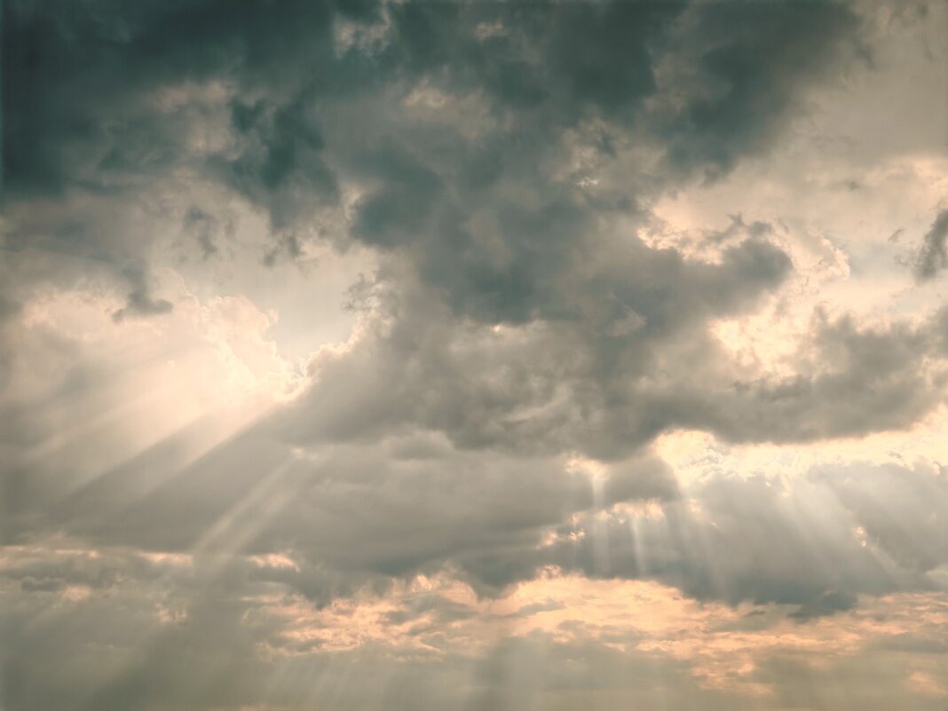 Солнце сквозь облака - Николай Холопов Солнце сквозь облака - Николай Холопов